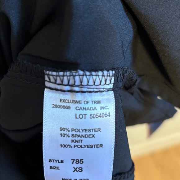 White Cross Fit scrub top. - Picture 7 of 7